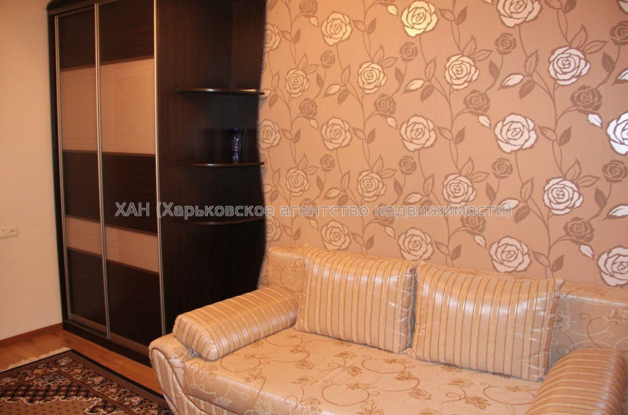 Продам квартиру, Мироносицкая ул. , 4  ком., 74.60 м², капитальный ремонт 