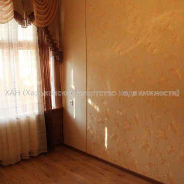 Продам квартиру, Мироносицкая ул. , 4  ком., 74.60 м², капитальный ремонт 