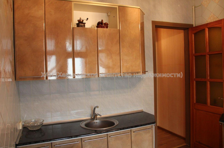 Продам квартиру, Мироносицкая ул. , 4  ком., 74.60 м², капитальный ремонт 