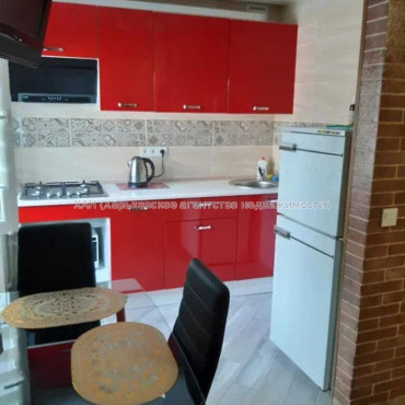 Продам квартиру, Космонавтов ул. , 1 кім., 31 м², капитальный ремонт 
