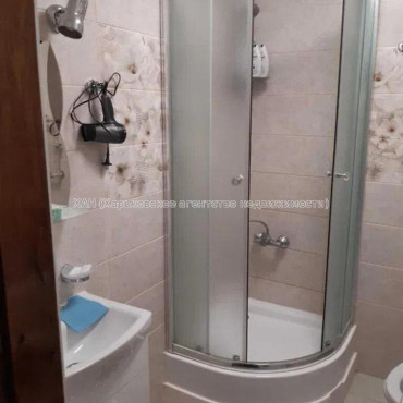 Продам квартиру, Космонавтов ул. , 1 кім., 31 м², капитальный ремонт 