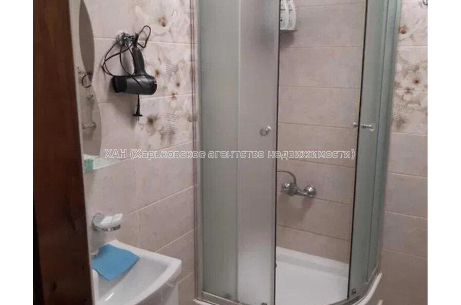 Продам квартиру, Космонавтов ул. , 1 кім., 31 м², капитальный ремонт 