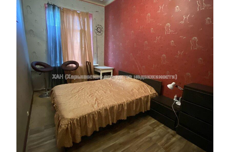 Продам квартиру, Григория Сковороды ул. , 4 кім., 93 м², капитальный ремонт 