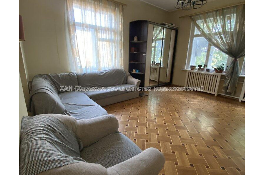 Продам квартиру, Григория Сковороды ул. , 4 кім., 93 м², капитальный ремонт 