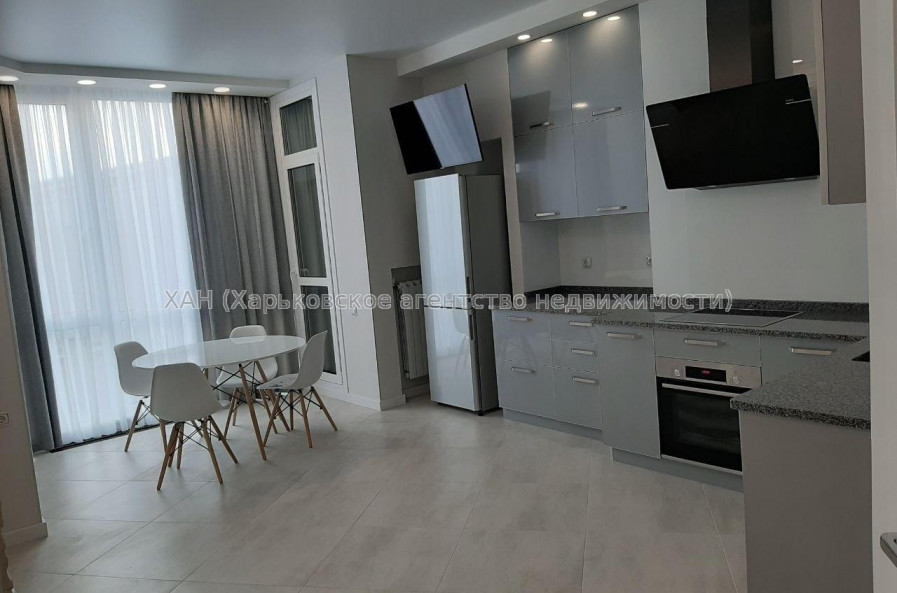 Сдам квартиру, Науки просп. , 2  ком., 75 м², авторский дизайн 