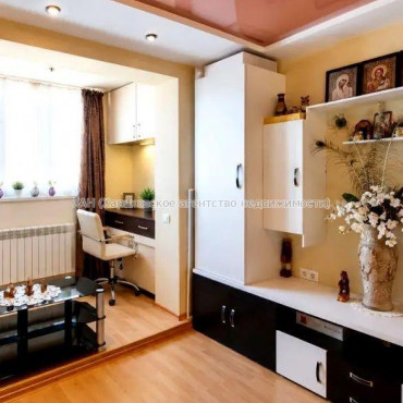Продам квартиру, Гарибальди ул. , 3 кім., 65.40 м², евроремонт 