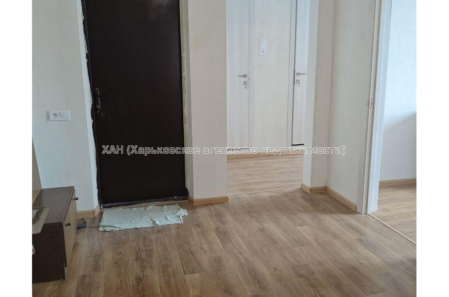 Продам квартиру, Натальи Ужвий ул. , 3 кім., 65 м², косметический ремонт 