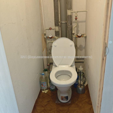 Продам квартиру, Натальи Ужвий ул. , 3 кім., 65 м², косметический ремонт 
