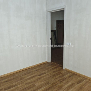 Продам квартиру, Натальи Ужвий ул. , 3 кім., 65 м², косметический ремонт 
