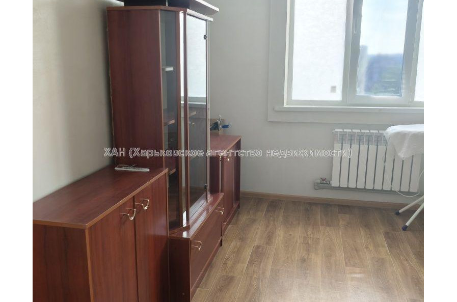 Продам квартиру, Натальи Ужвий ул. , 3 кім., 65 м², косметический ремонт 