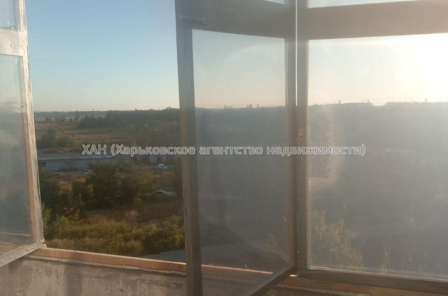 Продам квартиру, Натальи Ужвий ул. , 3 кім., 65 м², косметический ремонт 