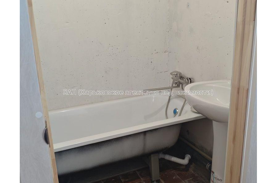 Продам квартиру, Натальи Ужвий ул. , 3 кім., 65 м², косметический ремонт 