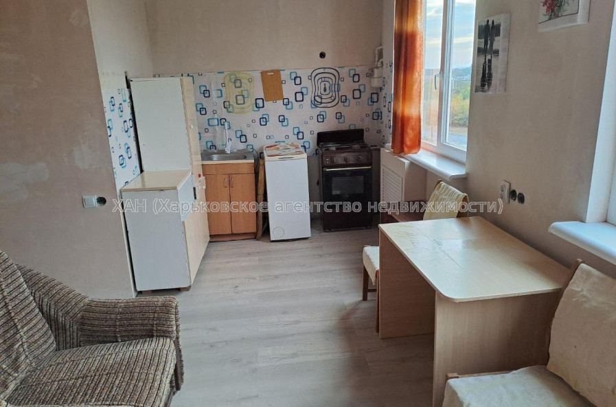 Продам квартиру, Салтовское шоссе , 1 кім., 32 м², без внутренних работ 