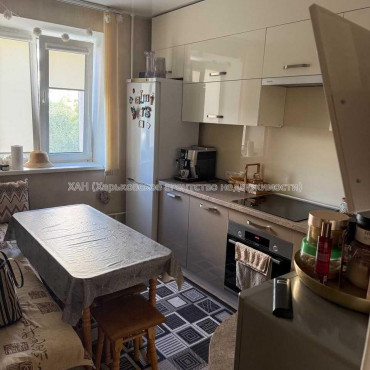 Продам квартиру, Ахсарова Энвера ул. , 1  ком., 38 м², косметический ремонт 
