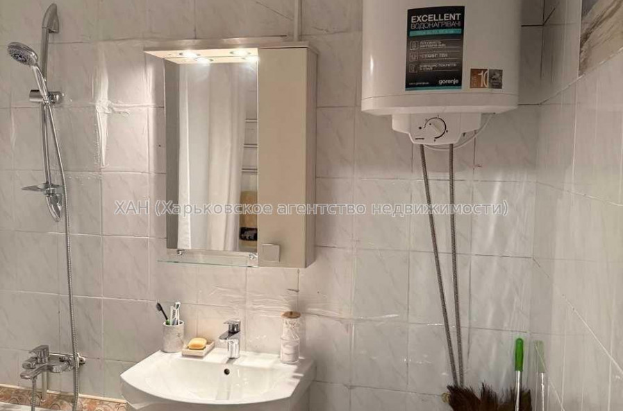 Продам квартиру, Ахсарова Энвера ул. , 1  ком., 38 м², косметический ремонт 