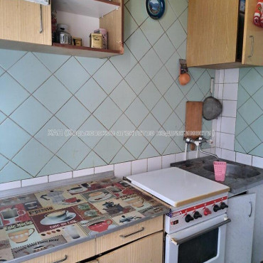 Продам квартиру, Каденюка ул. , 1 кім., 33.60 м², советский ремонт 
