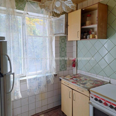 Продам квартиру, Каденюка ул. , 1 кім., 33.60 м², советский ремонт 