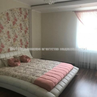 Продам квартиру, Науки просп. , 3  ком., 110 м², авторский дизайн 