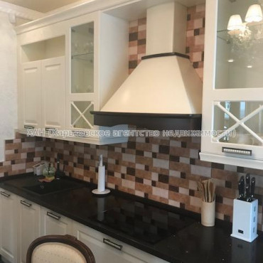 Продам квартиру, Науки просп. , 3  ком., 110 м², авторский дизайн 