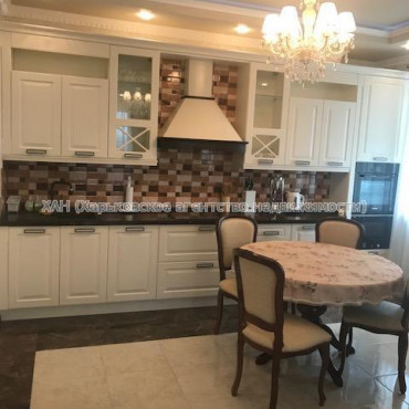 Продам квартиру, Науки просп. , 3  ком., 110 м², авторский дизайн 