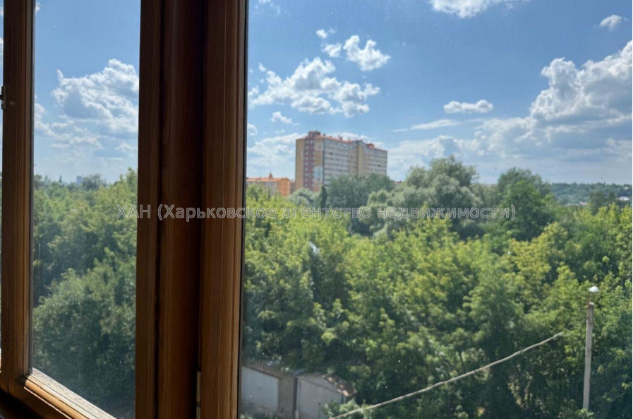 Продам квартиру, Луганская ул. , 2 кім., 58.50 м², капитальный ремонт 