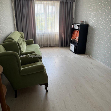Продам квартиру, Луганская ул. , 2 кім., 58.50 м², капитальный ремонт 