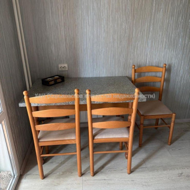 Продам квартиру, Луганская ул. , 2 кім., 58.50 м², капитальный ремонт 