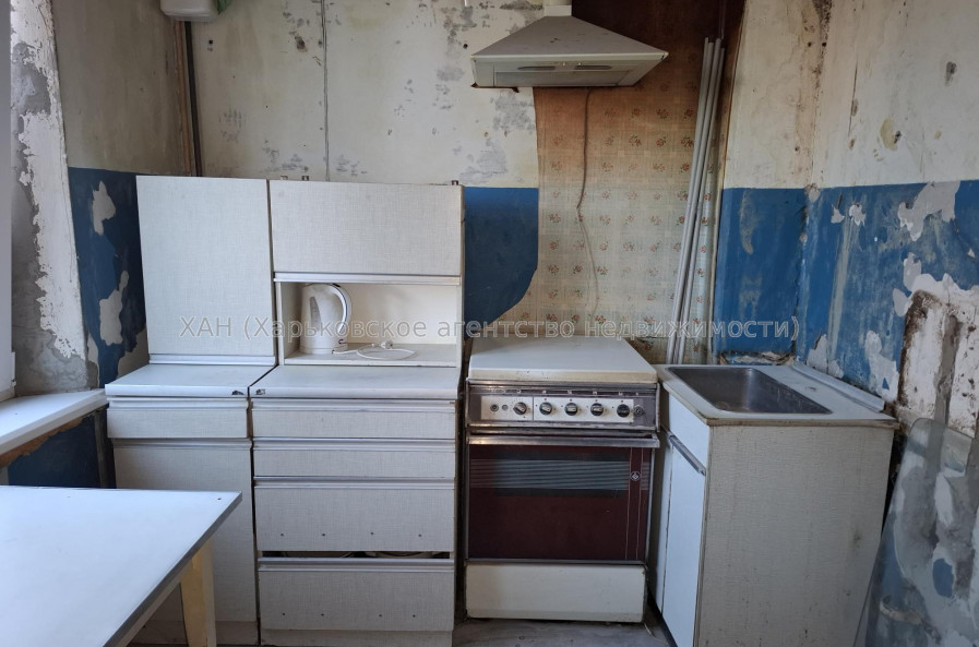 Продам квартиру, Гвардейцев Широнинцев ул. , 1  ком., 33 м², частичный ремонт 