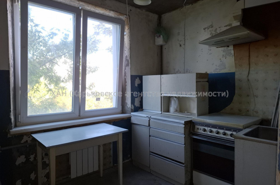 Продам квартиру, Гвардейцев Широнинцев ул. , 1  ком., 33 м², частичный ремонт 