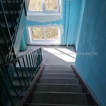 Продам квартиру, Гвардейцев Широнинцев ул. , 1  ком., 33 м², частичный ремонт 