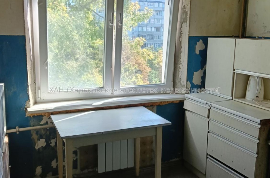 Продам квартиру, Гвардейцев Широнинцев ул. , 1  ком., 33 м², частичный ремонт 