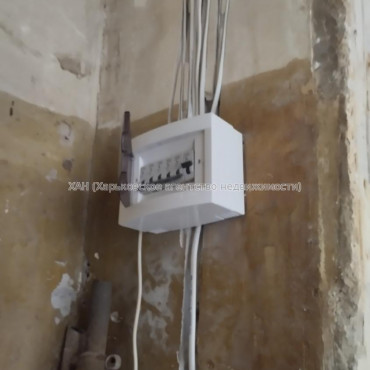 Продам квартиру, Гвардейцев Широнинцев ул. , 1  ком., 33 м², частичный ремонт 