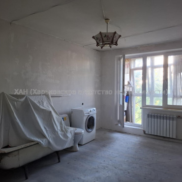 Продам квартиру, Гвардейцев Широнинцев ул. , 1  ком., 33 м², частичный ремонт 