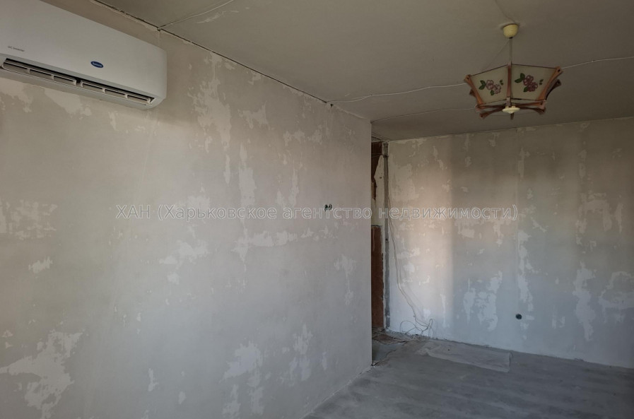 Продам квартиру, Гвардейцев Широнинцев ул. , 1  ком., 33 м², частичный ремонт 