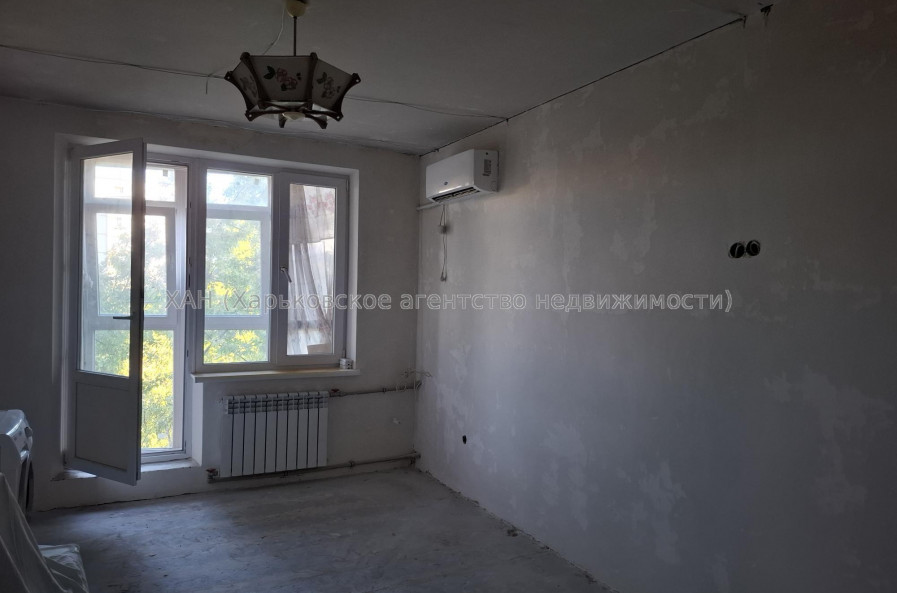 Продам квартиру, Гвардейцев Широнинцев ул. , 1  ком., 33 м², частичный ремонт 