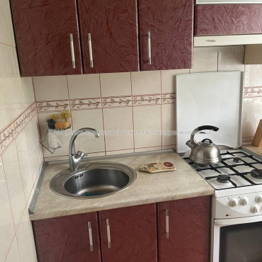 Продам квартиру, Гвардейцев Широнинцев ул. , 2  ком., 47.50 м², косметический ремонт 