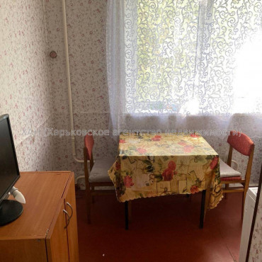 Продам квартиру, Людвига Свободы просп. , 1  ком., 33 м², советский ремонт 