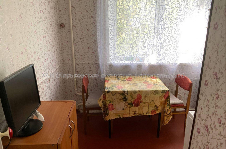 Продам квартиру, Людвига Свободы просп. , 1  ком., 33 м², советский ремонт 