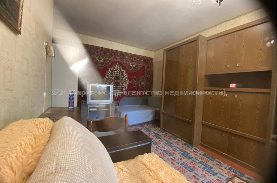 Продам квартиру, Людвига Свободы просп. , 1  ком., 33 м², советский ремонт 