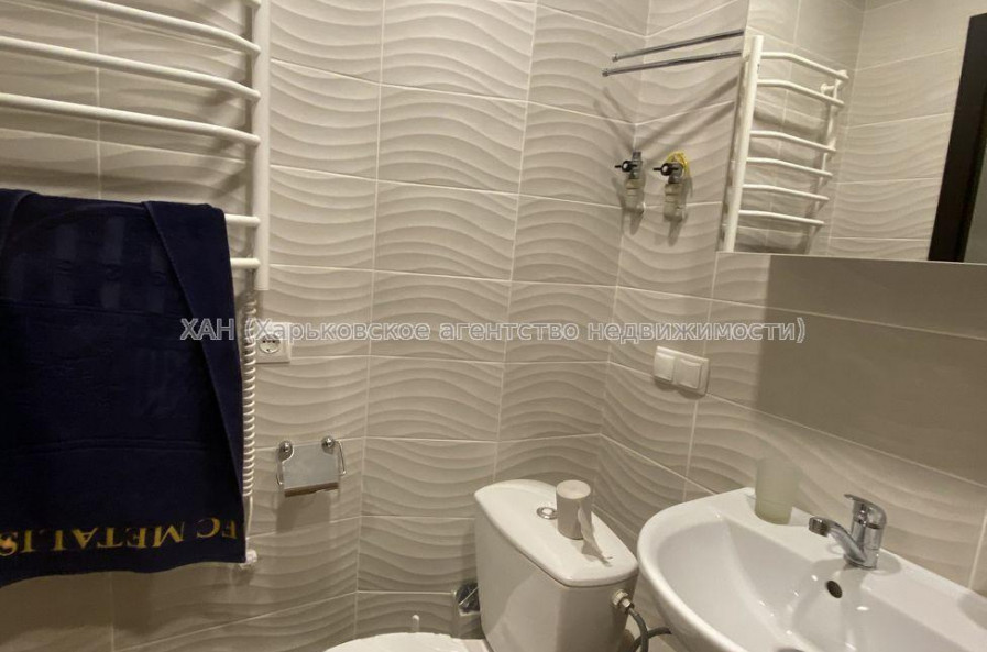 Продам квартиру, Юбилейный просп. , 1  ком., 30.80 м², частичный ремонт 