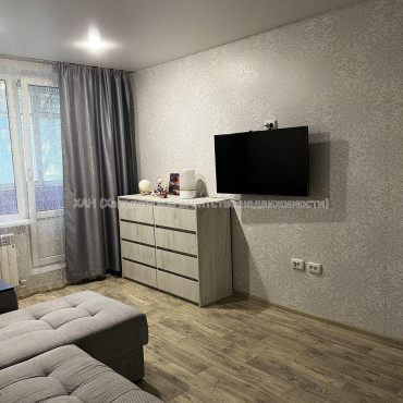 Продам квартиру, Тракторостроителей просп. , 2  ком., 45.60 м², косметический ремонт 
