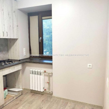 Продам квартиру, Ощепкова Андрея ул. , 1  ком., 33 м², евроремонт 