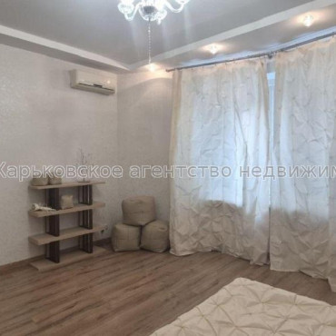 Продам квартиру, Станислава Парталы ул. , 2  ком., 50 м², евроремонт 