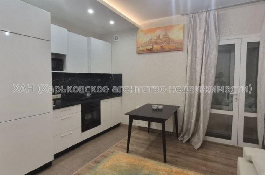 Продам квартиру, Станислава Парталы ул. , 2  ком., 50 м², евроремонт 