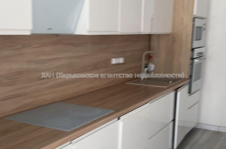 Продам квартиру, 23 Августа ул. , 3  ком., 81 м², капитальный ремонт 