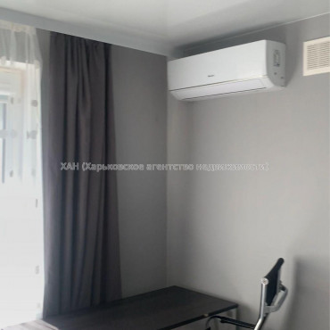 Продам квартиру, 23 Августа ул. , 3  ком., 81 м², капитальный ремонт 