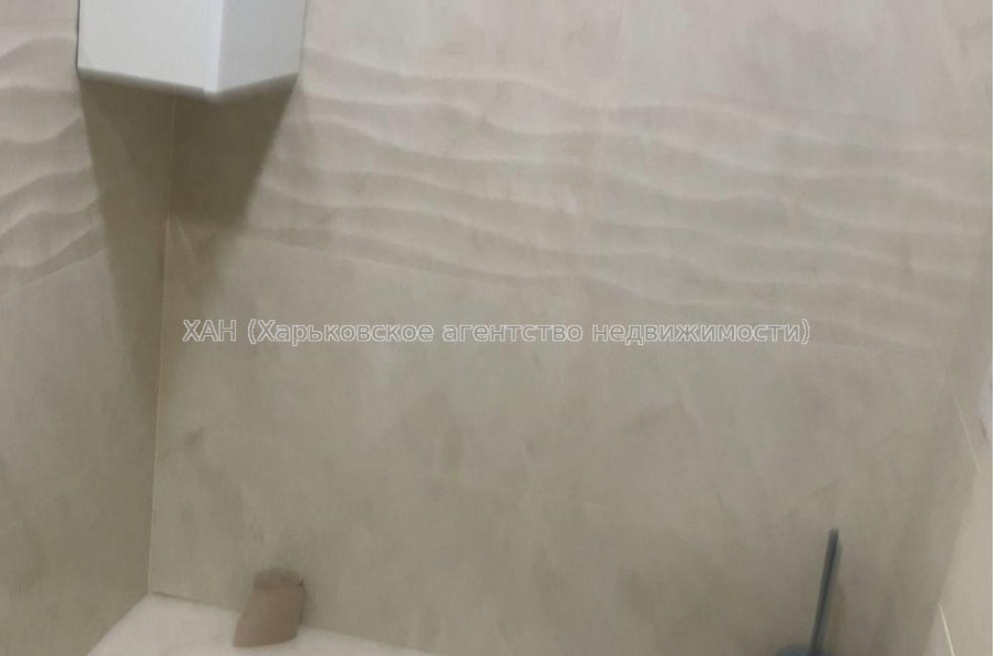 Продам квартиру, 23 Августа ул. , 3  ком., 81 м², капитальный ремонт 