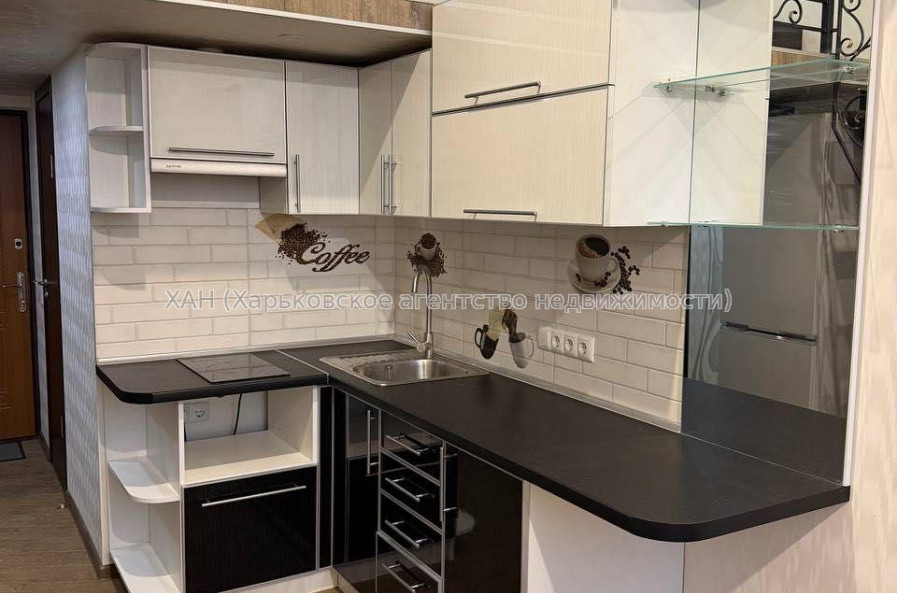 Продам квартиру, Лозовская ул. , 1 кім., 30 м², евроремонт 