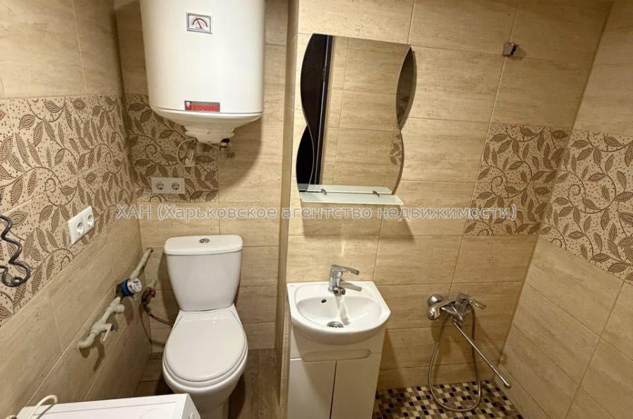 Продам квартиру, Лозовская ул. , 1 кім., 30 м², евроремонт 