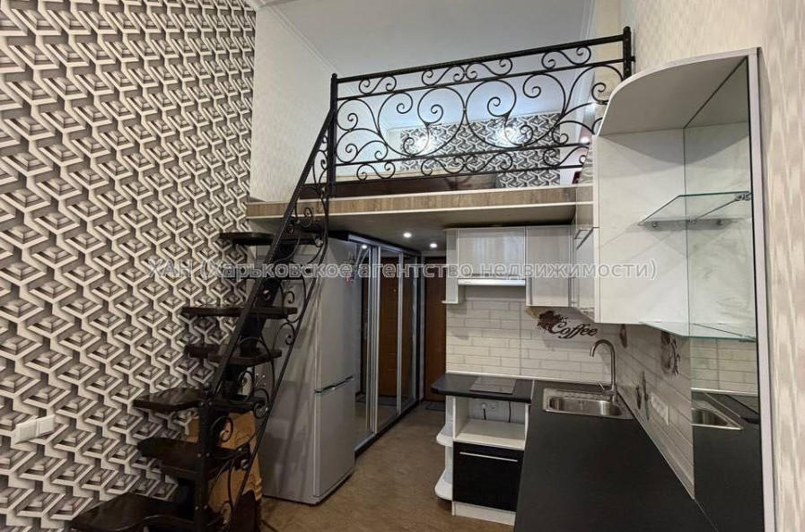 Продам квартиру, Лозовская ул. , 1 кім., 30 м², евроремонт 